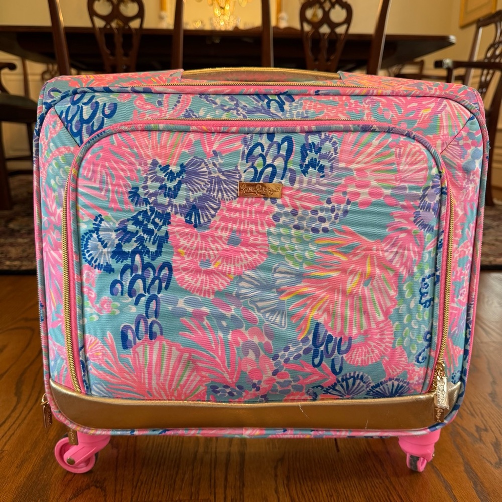 Lilly Pulitzer Carry On Luggage Suitcase Splendor in the Sand - Picture 17 of 17